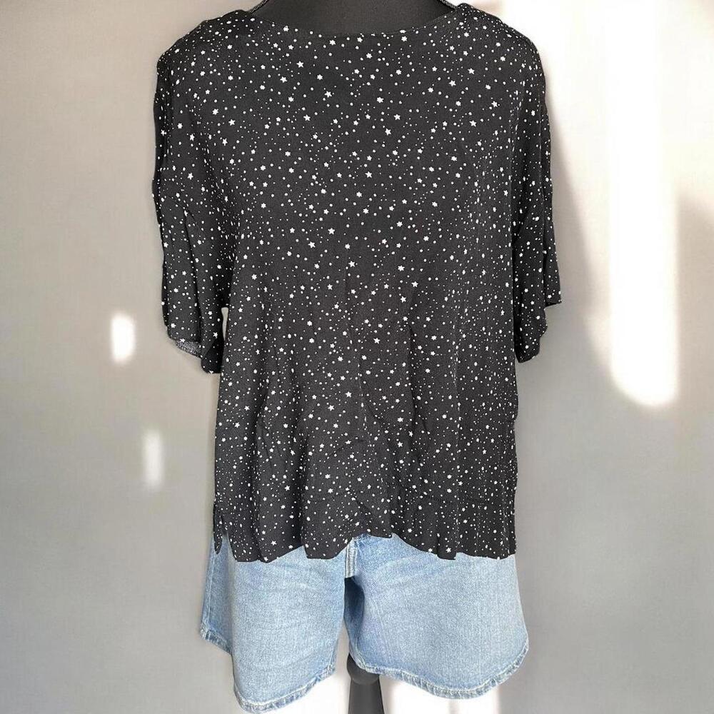 H&M Star Print Blouse Black White Celestial Minimalist Short Sleeve Top
